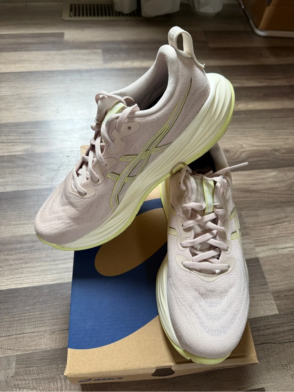 ASICS Cumulus 27 Women's 9.5 Running Shoes Sneakers